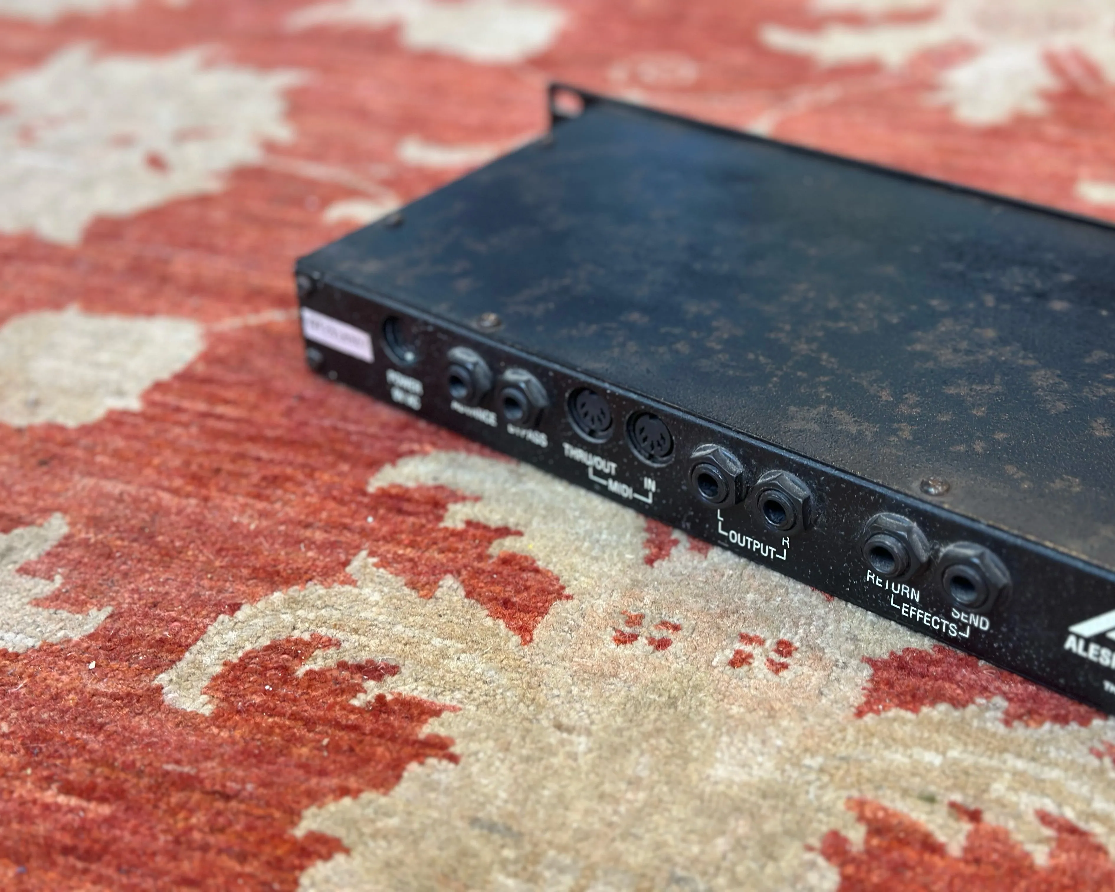 ALESIS Quadraverb GT Guitar Effects Processor